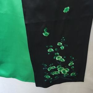 VINTAGE BEAUTIFUL 100%SILK SCARF 12I INCHES WIDE  62 INCHES LONG